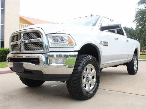 Used 2018 RAM 2500 Laramie w/ Convenience Group AWD/4WD image 9