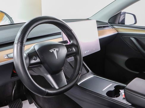 Used 2023 Tesla Model Y Long Range image 20