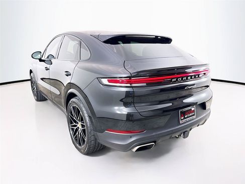 Used 2024 Porsche Cayenne Coupe AWD/4WD image 31