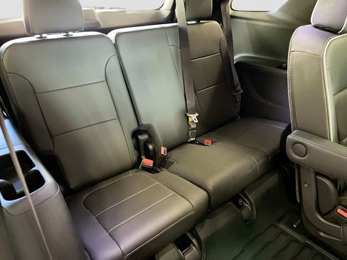 Used 2023 Chevrolet Traverse Premier AWD/4WD image 29