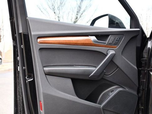 Used 2023 Audi Q5 2.0T Premium image 11