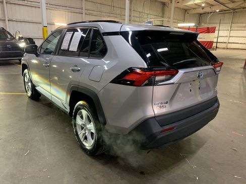 Used 2021 Toyota RAV4 XLE image 4