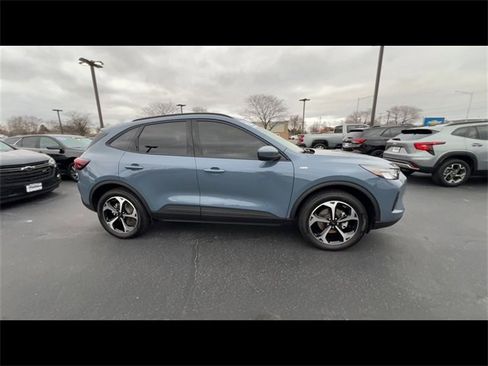 Used 2025 Ford Escape ST-Line Select w/ Class II Trailer Tow Package image 9