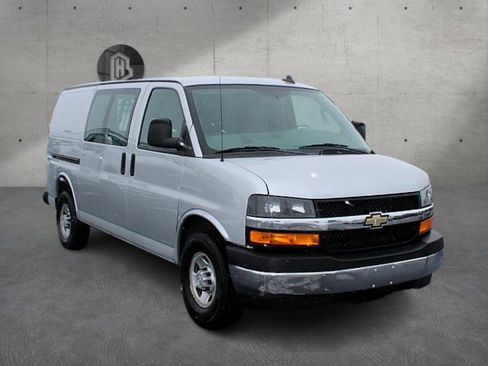 Used 2018 Chevrolet Express 2500 w/ Driver Convenience Package image 2