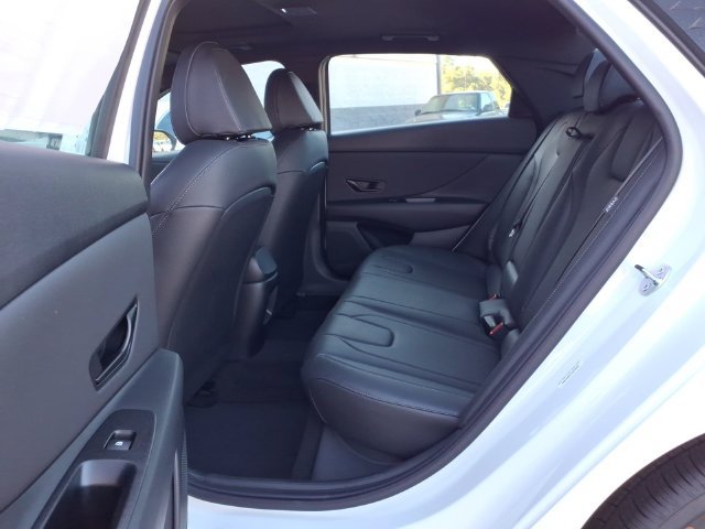 New 2026 Hyundai Elantra SEL Sport FWD image 18