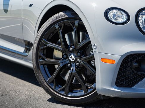 Used 2023 Bentley Continental GT V8 AWD/4WD image 2
