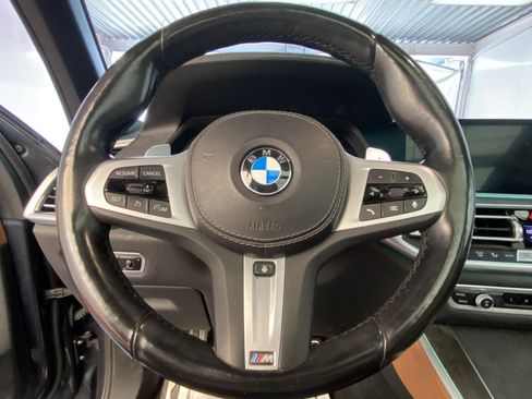 Used 2022 BMW X5 xDrive40i w/ M Sport Package AWD/4WD image 25
