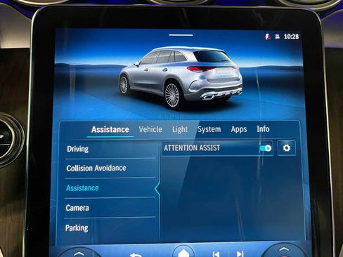 Used 2025 Mercedes-Benz GLC 300 4MATIC image 29