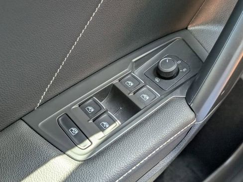 Certified 2023 Volkswagen Tiguan SE FWD image 26
