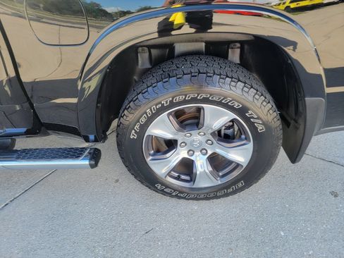 Used 2019 RAM 1500 Laramie AWD/4WD image 22