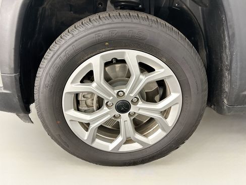 Used 2025 Jeep Compass Latitude AWD/4WD image 34