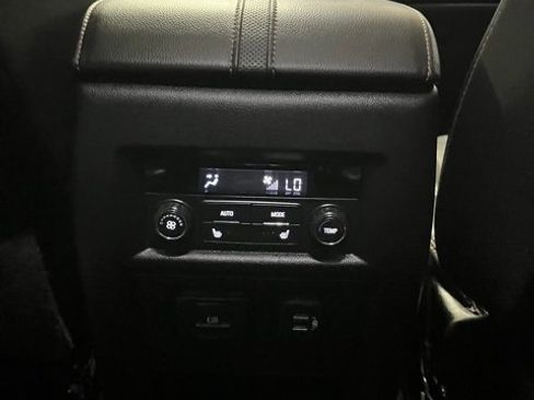 Used 2019 Chevrolet Traverse Premier w/ Redline Edition image 31