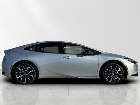 New 2026 Toyota Prius Plug-In Hybrid image 2