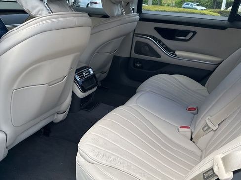 Used 2022 Mercedes-Benz S 500 4MATIC image 4