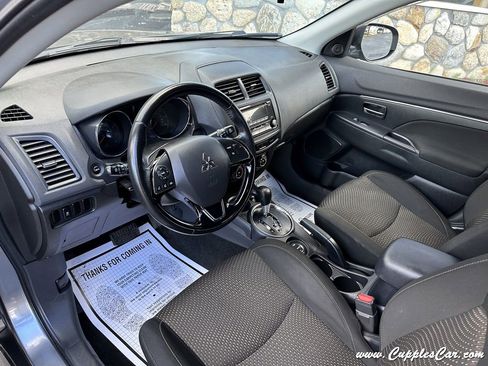 Used 2018 Mitsubishi Outlander Sport ES image 5