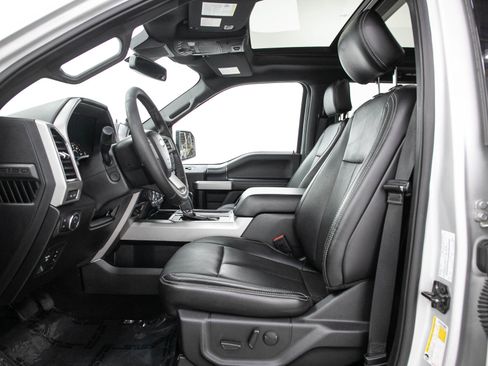 Used 2019 Ford F150 Lariat w/ Equipment Group 502A Luxury AWD/4WD image 24