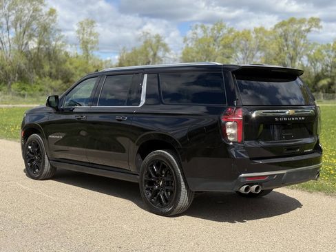 Used 2023 Chevrolet Suburban Premier AWD/4WD image 6