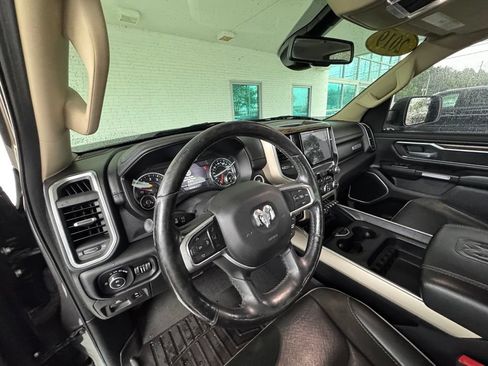 Used 2019 RAM 1500 Laramie AWD/4WD image 13