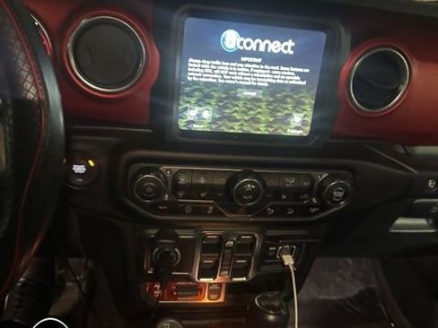 Used 2021 Jeep Wrangler Unlimited Rubicon image 12