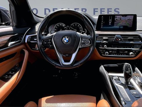 Used 2019 BMW 530i xDrive w/ Convenience Package image 8