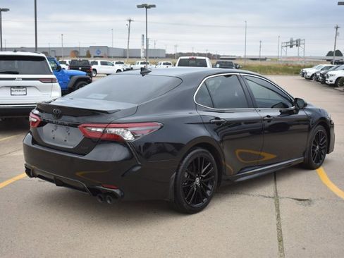 Used 2022 Toyota Camry XSE image 5