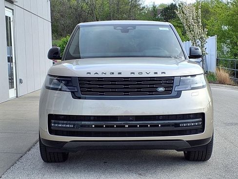 New 2026 Land Rover Range Rover Long Wheelbase SE AWD/4WD image 2