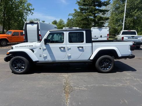 New 2026 Jeep Gladiator Sport AWD/4WD image 6