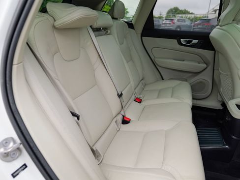 Used 2023 Volvo XC60 T8 Ultimate w/ Climate Package AWD/4WD image 33