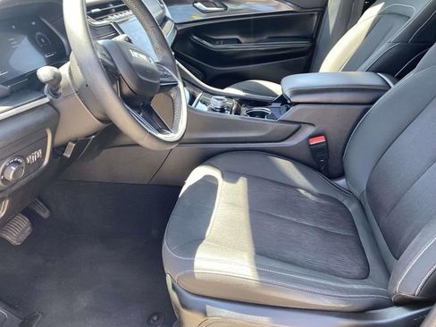 Used 2023 Jeep Grand Cherokee L Laredo w/ Luxury Tech Group I AWD/4WD image 17