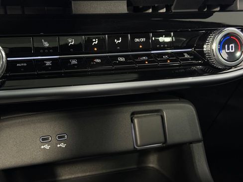 Used 2024 Honda Prologue Touring image 17