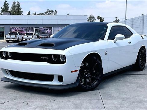 Used 2023 Dodge Challenger SRT Hellcat RWD image 2