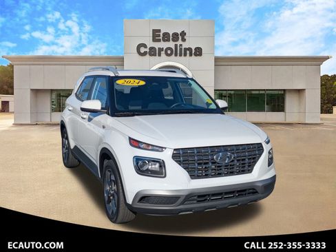 Used 2024 Hyundai Venue SEL image 1