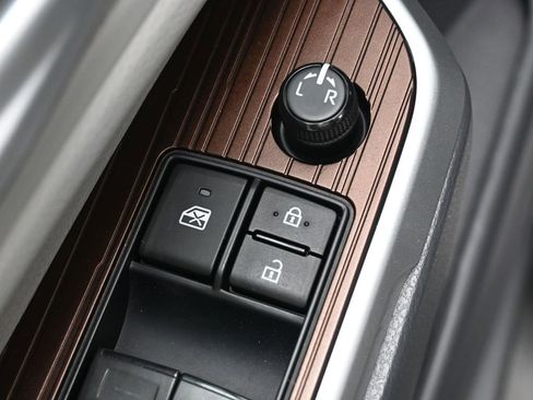 Certified 2024 Toyota Sienna XLE image 12