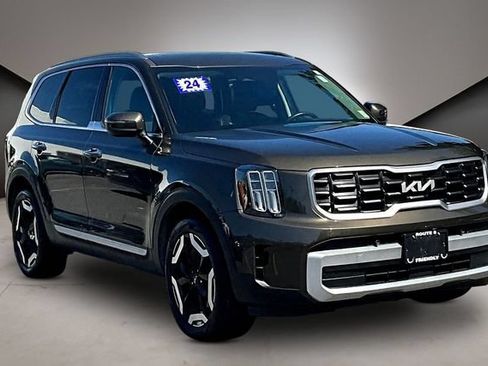 Used 2024 Kia Telluride S w/ S Sunroof Package AWD/4WD image 3