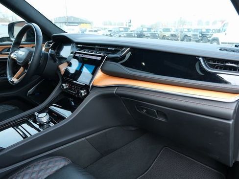 Used 2024 Jeep Grand Cherokee Summit image 38