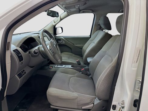 Used 2021 Nissan Frontier SV w/ Midnight Edition Floor Mats image 13