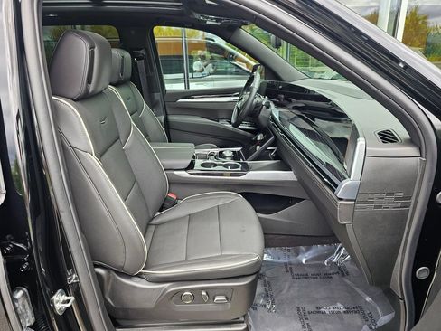 Certified 2026 Cadillac Escalade ESV Sport w/ Touring Package AWD/4WD image 11