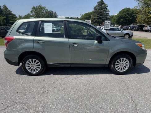 Used 2016 Subaru Forester 2.5i AWD/4WD image 6