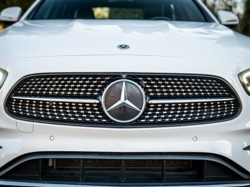 Used 2021 Mercedes-Benz E 350 Sedan w/ Premium Package image 15