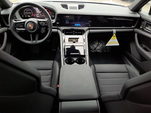New 2026 Porsche Panamera 4 image 16