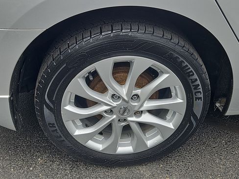 Used 2017 Nissan Sentra SV w/ Style Package FWD image 25
