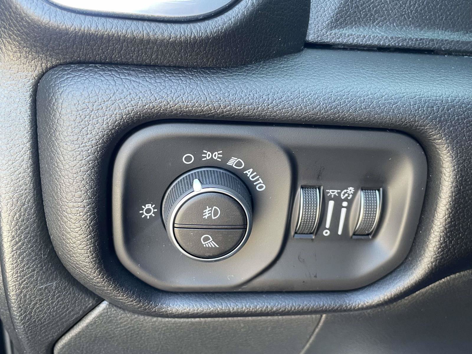 Used 2026 RAM 2500 Laramie w/ Night Edition AWD/4WD image 24