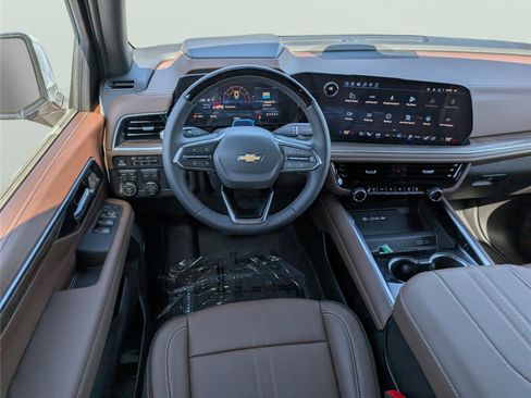 New 2026 Chevrolet Suburban High Country AWD/4WD image 15