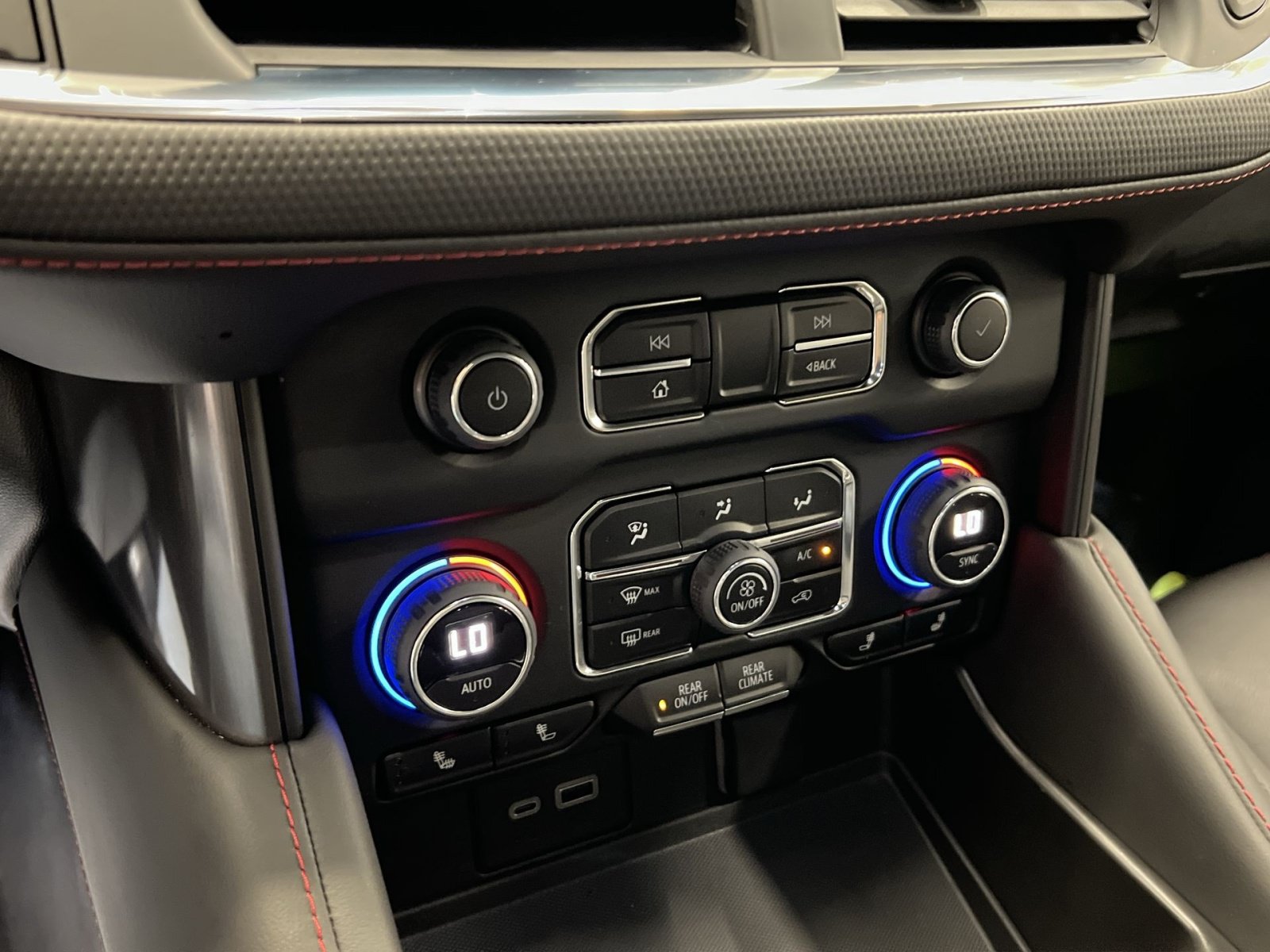 Used 2023 Chevrolet Tahoe RST w/ RST Performance Edition AWD/4WD image 18