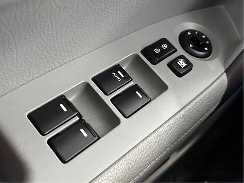 Used 2012 Kia Sorento LX image 39