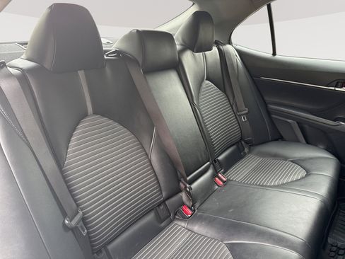 Used 2018 Toyota Camry SE FWD image 26