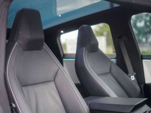 Used 2024 Tesla Cybertruck AWD Crew Cab image 20