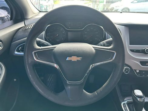 Used 2017 Chevrolet Cruze LS FWD image 21