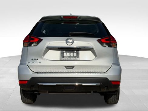 Used 2017 Nissan Rogue S image 4