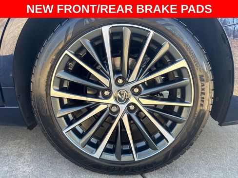 Certified 2022 Lexus ES 350 w/ Premium Package image 4